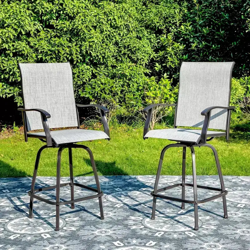 Tabouret de bar d'extérieur respirant avec accoudoirs en forme de vague et base renforcée.