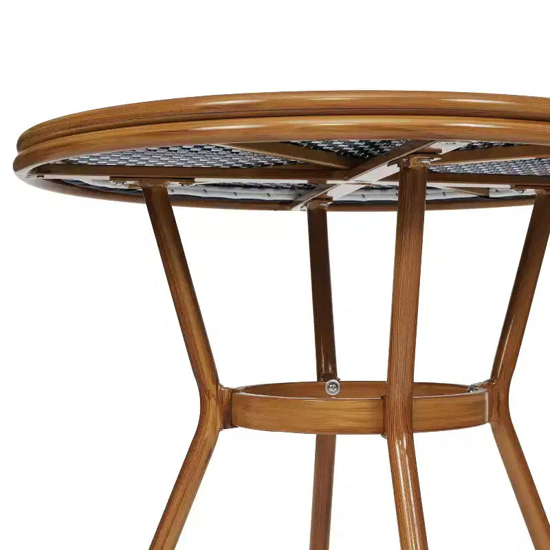 Table de style bistrot avec verre