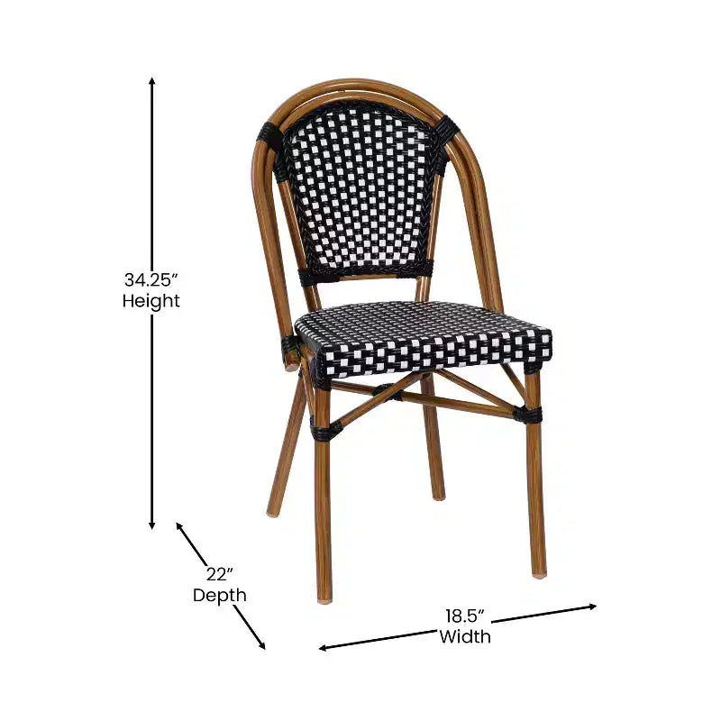 Table de style bistrot avec verre